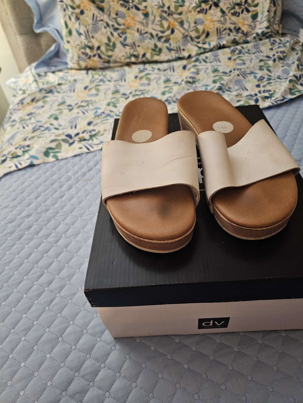 DV by Dolce Vita White Slide Sandals for Women With Wood